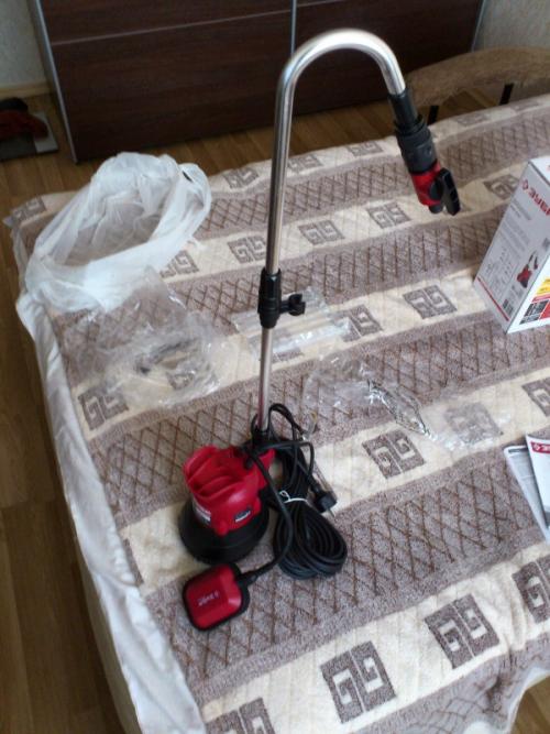 Насос для полива из бочки ЗУБР. Обзор на Насос погружной бочковой ЗУБР НПБ-300