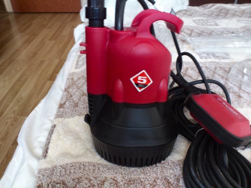 Насос для полива из бочки ЗУБР. Обзор на Насос погружной бочковой ЗУБР НПБ-300