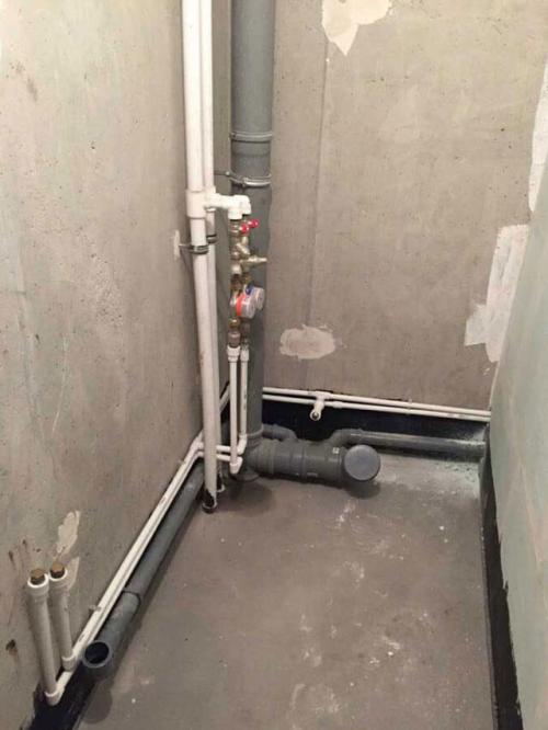 Разводка отопления и водоснабжения в квартире. Способ укладки 03