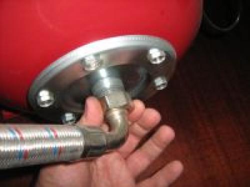 Часто включается насосная станция при открытии крана. Что делать если насосная станция стала часто включаться?