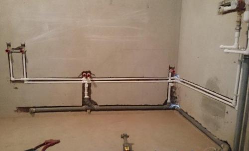 Разводка труб в ванной на два смесителя. Разводка труб в ванной: схемы подключения сантехники, этапы монтажа