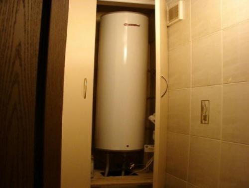 Разводка труб в ванной с водонагревателем. Размещение водонагревателей (бойлеров) в санузлах, ванных комнатах: как сделать незаметными, варианты размещения, правила и рекомендации