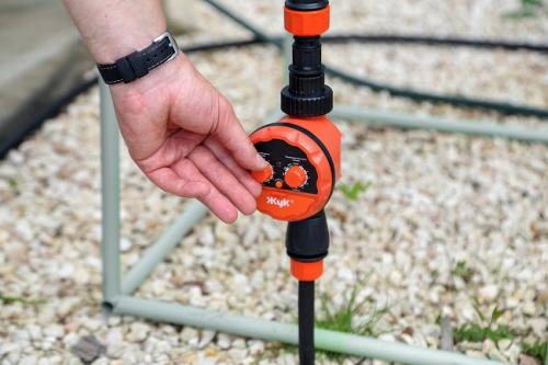 Система полива садового участка. Капельный полив