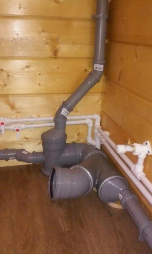 Прокладка канализационных труб в частном доме. Монтаж канализации в частном доме своими руками