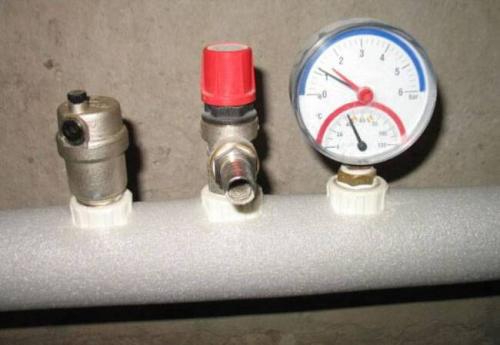 Давление воды в водопроводе СНИП. Минимальное и максимальное давление напора в трубопроводе холодной воды по ГОСТу