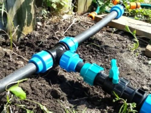 Капельная система полива на даче. Каким бывает капельный полив и как его установить? 08 Капельная система полива на даче. Каким бывает капельный полив и как его установить? 08