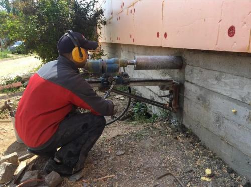 Как сделать отверстие в фундаменте под вентиляцию. Продухи в готовом фундаменте