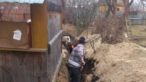 Водопровод в частном доме из скважины. Водоснабжение частного дома из колодца и скважины: прокладка труб
